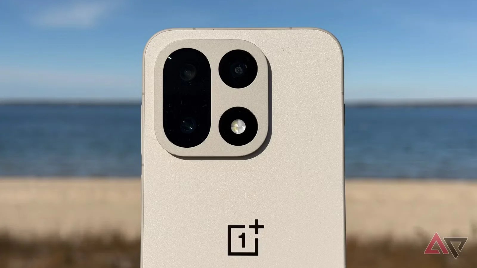 إليك أول نظرة جيدة على OnePlus Turbo - صورة مميزة صورة مميزة: إليك أول نظرة جيدة على OnePlus Turbo