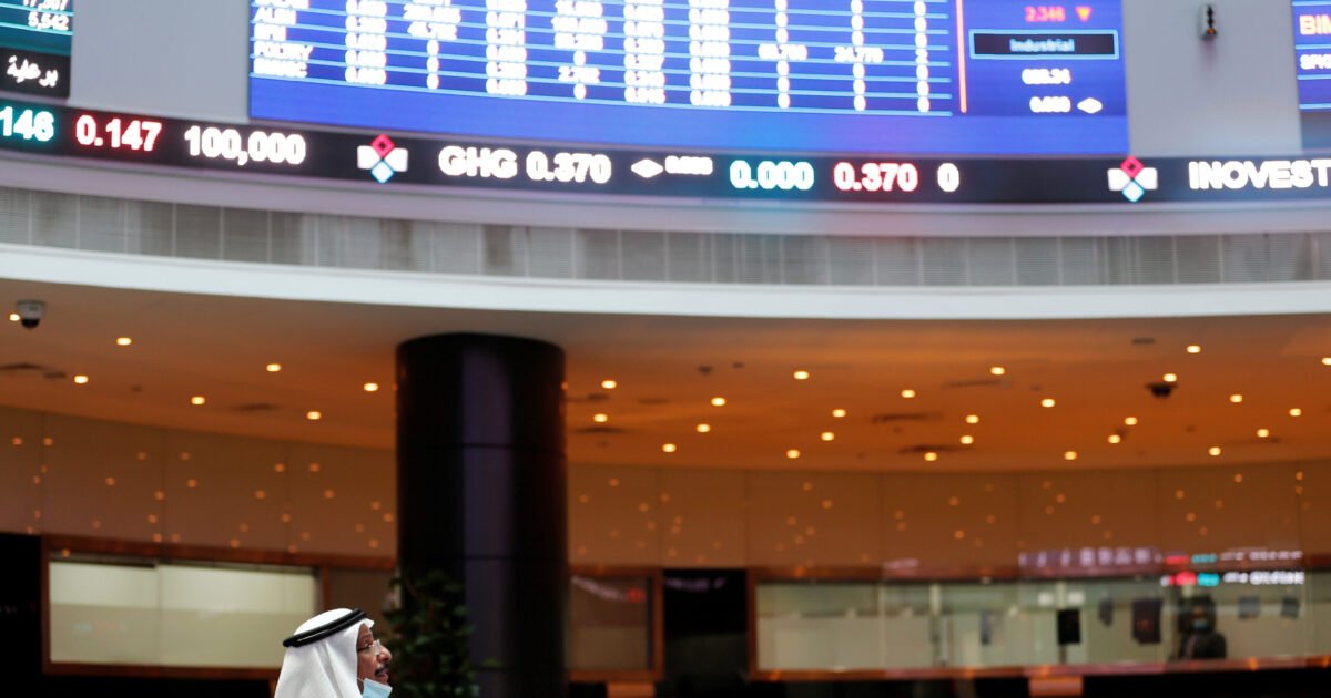 السوق القطري متباين: بنوك تحت الضغط وشركات الطاقة تكسب