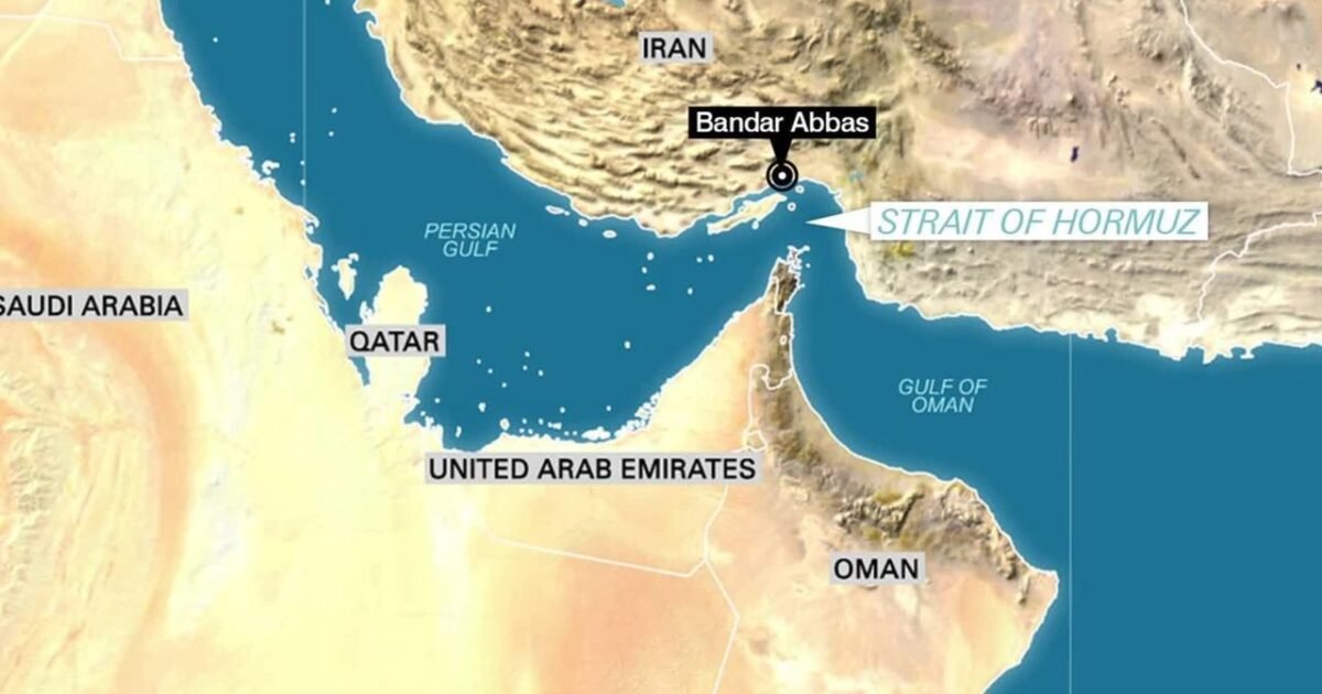 سفينة تتعرض لمقذوف في هرمز وإجلاء الطاقم بحسب UKMTO