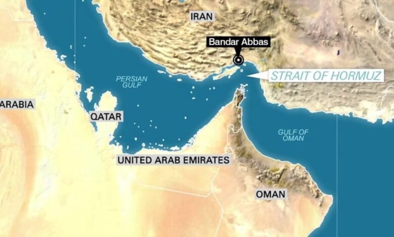 سفينة تتعرض لمقذوف في هرمز وإجلاء الطاقم بحسب UKMTO